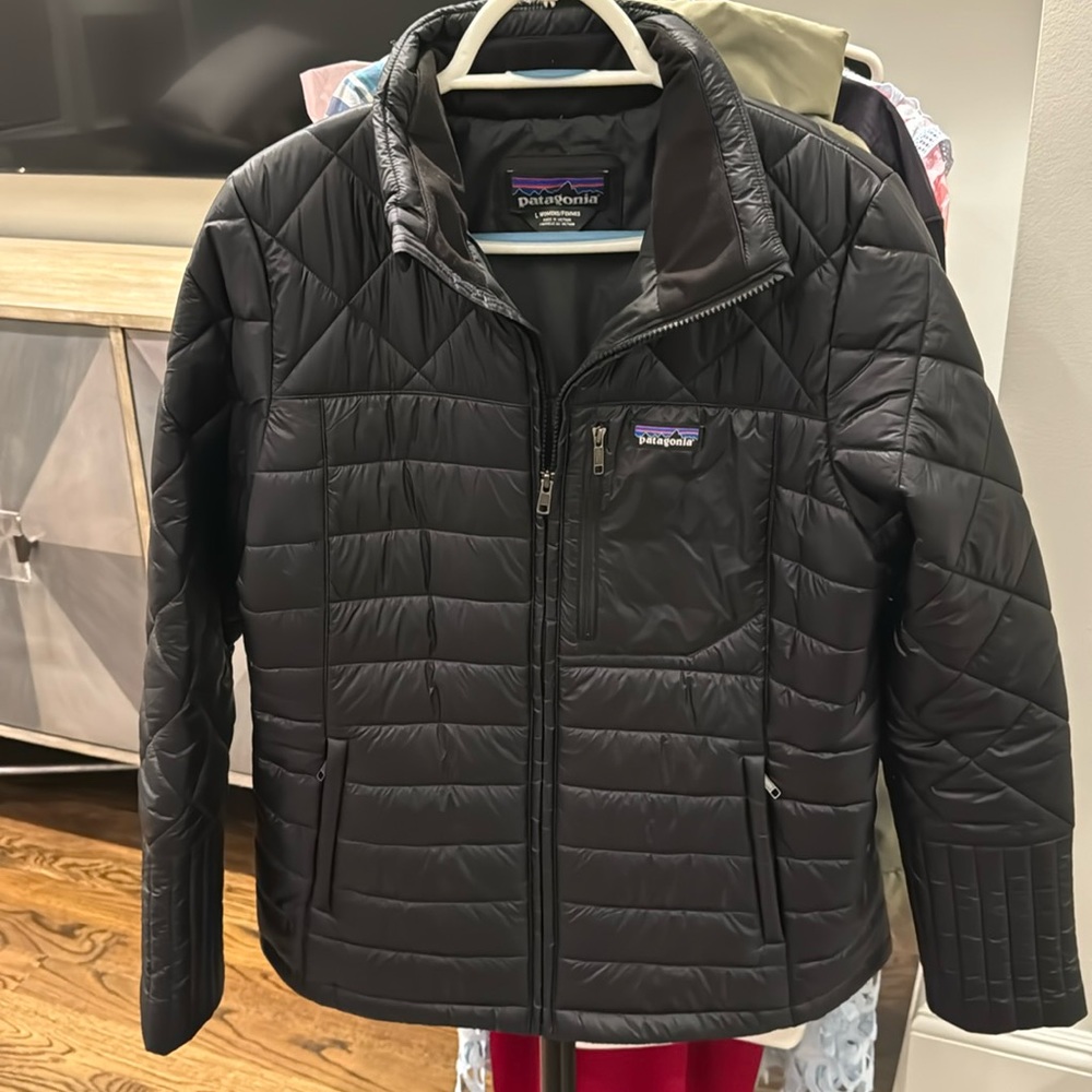 Never worn women’s Patagonia Jacket